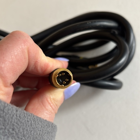 Tributaries S-Video cable, also known as separate video or Y/C cable. - Picture 3 of 4